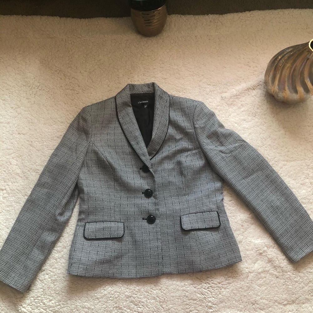 Blazer - Picture 4 of 4